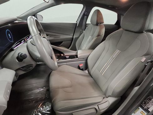 Used 2025 Hyundai Elantra SEL FWD image 10