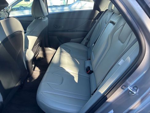 Used 2025 Hyundai Elantra Limited image 25