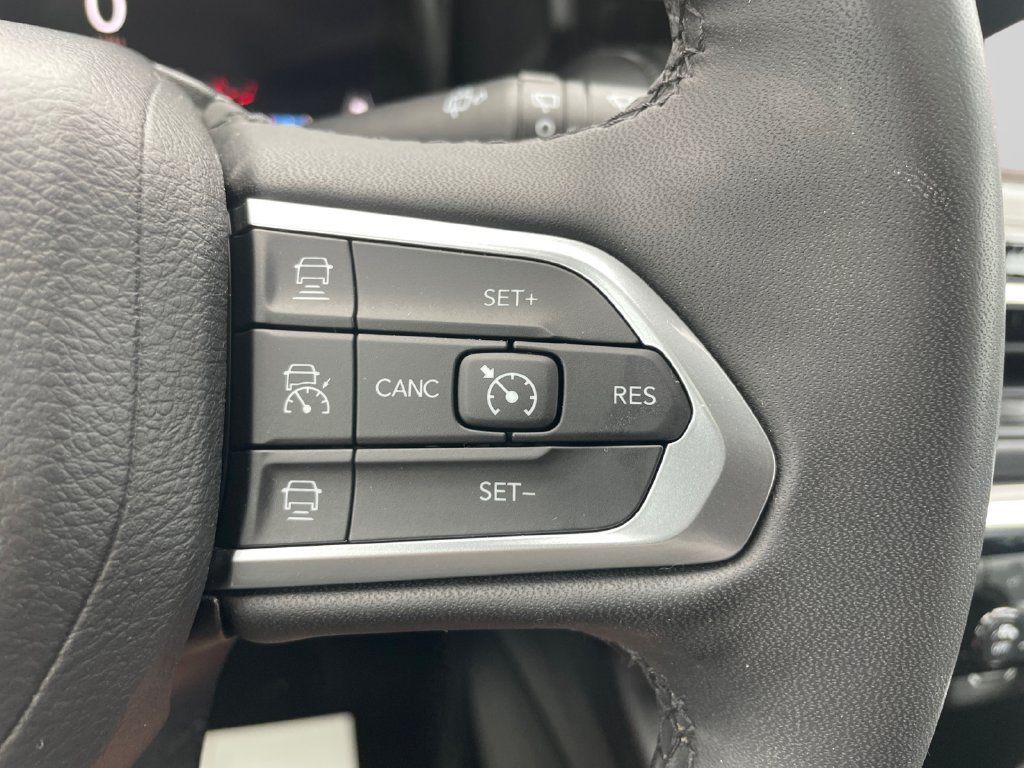 Used 2023 Jeep Compass High Altitude AWD/4WD image 24