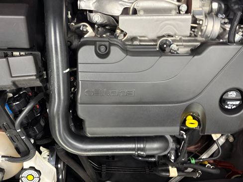 Used 2025 Chevrolet Malibu LT FWD image 25