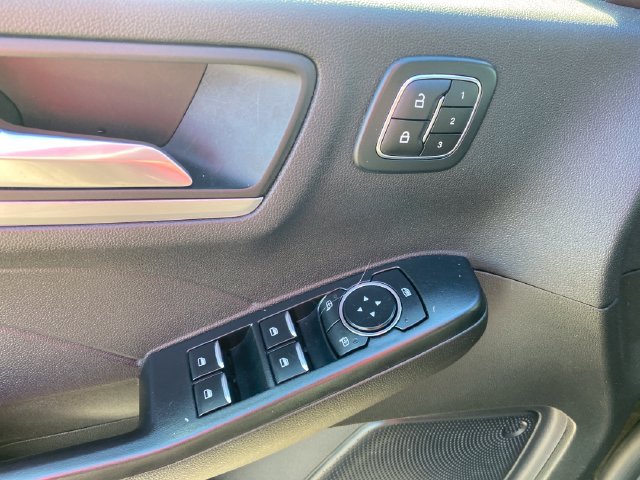 Used 2024 Ford Escape Platinum AWD/4WD image 18