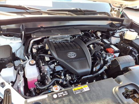 Certified 2025 Toyota Grand Highlander AWD image 25