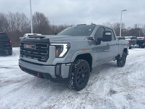 Used 2024 GMC Sierra 2500 AT4 w/ AT4 Preferred Package image 7