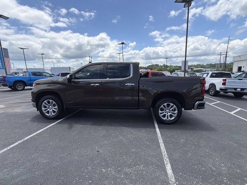 Used 2023 Chevrolet Silverado 1500 LTZ w/ Z71 Off-Road Package AWD/4WD image 6