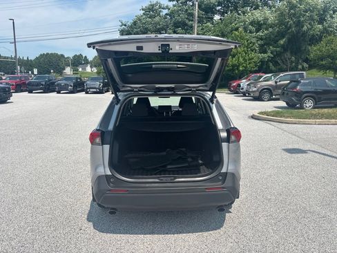 Used 2022 Toyota RAV4 XLE w/ Convenience Package AWD/4WD image 8