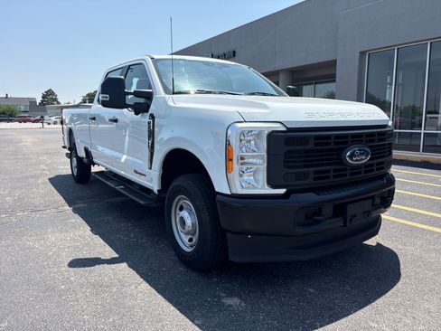 Used 2023 Ford F250 XL w/ 360-Degree Camera Package AWD/4WD image 3
