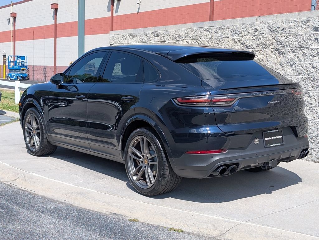 Certified 2022 Porsche Cayenne Coupe AWD/4WD image 3