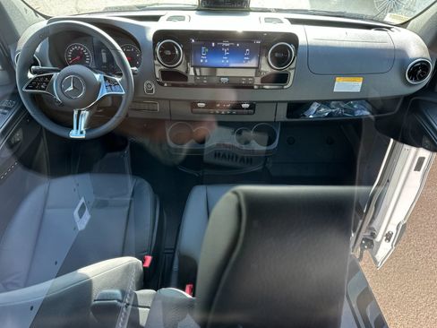 New 2025 Mercedes-Benz Sprinter 2500 image 13