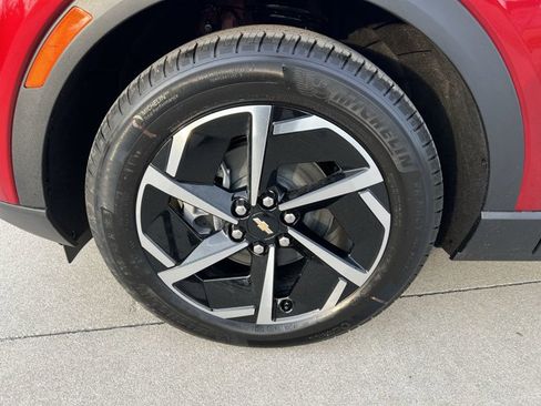 New 2026 Chevrolet Equinox EV LT image 33