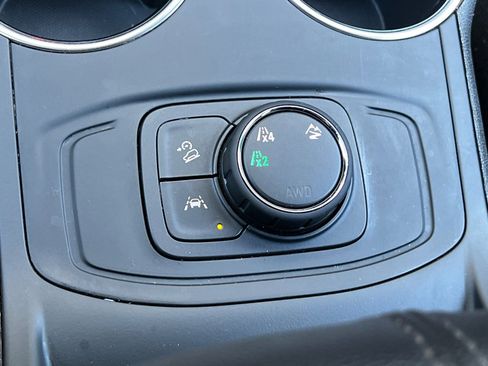 Used 2024 GMC Terrain SLE image 31