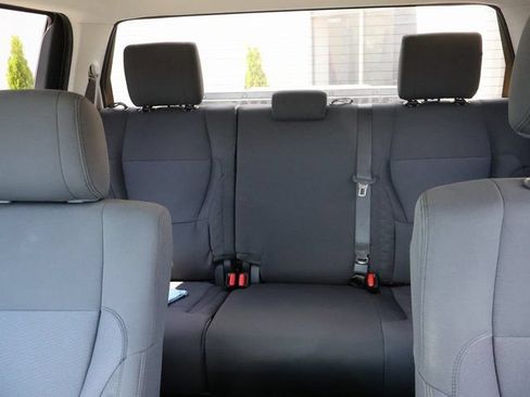 Used 2022 Toyota Tundra SR5 w/ SR5 Convenience Package AWD/4WD image 40