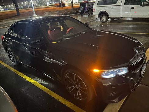 Used 2022 BMW 330i xDrive Sedan w/ M Sport Package image 2