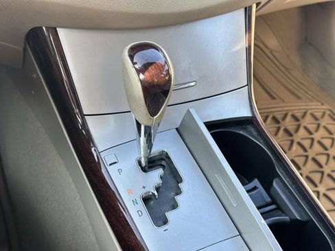 Used 2010 Toyota Avalon Limited FWD image 30