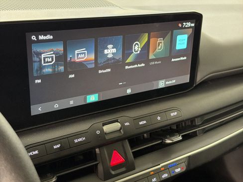 Used 2025 Kia K4 LXS image 23