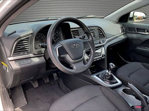 Used 2018 Hyundai Elantra SE FWD image 14