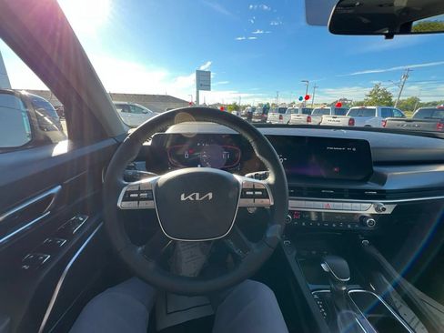 Used 2025 Kia Telluride S AWD/4WD image 28