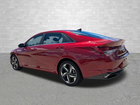 Certified 2023 Hyundai Elantra Limited w/ Cargo Package FWD image 4