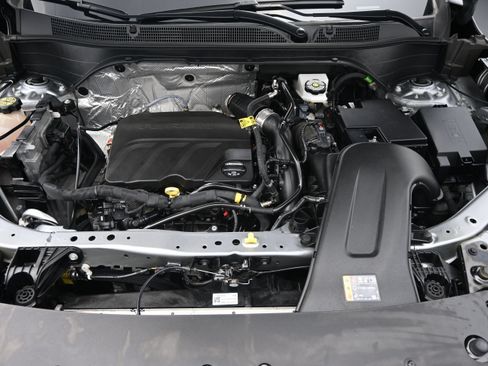 Certified 2024 Chevrolet Trax LT w/ Driver Confidence Package FWD image 31