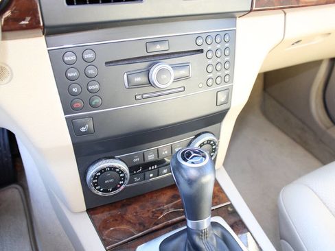 Used 2012 Mercedes-Benz GLK 350 GLK 350 4MATIC AWD 4dr SUV image 17