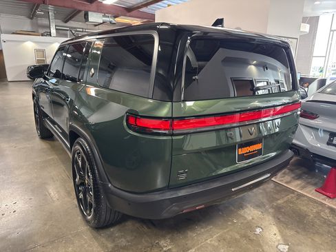 Used 2025 Rivian R1S Adventure image 27
