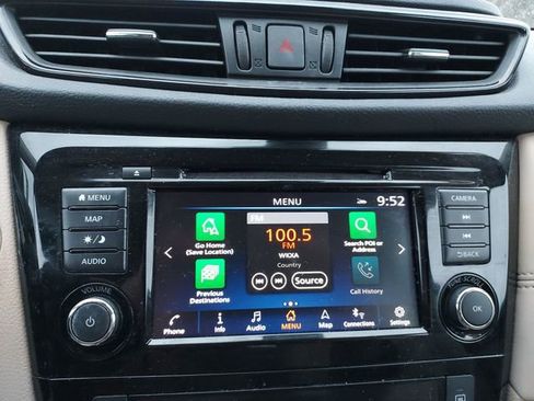 Used 2018 Nissan Rogue SL w/ Premium Package image 14