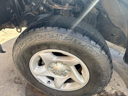 Used 2002 Toyota Tundra Limited image 29