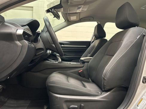 Used 2023 Nissan Altima 2.5 SV image 7