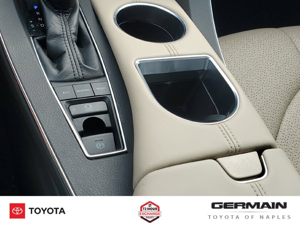 Used 2020 Toyota Avalon Limited FWD image 32