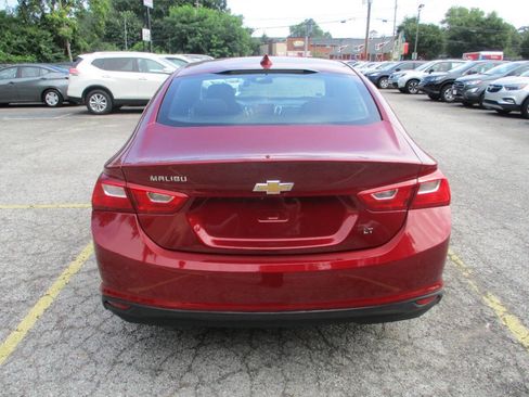 Used 2018 Chevrolet Malibu LT w/ Driver Confidence Package FWD image 12