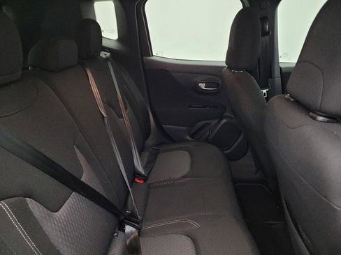 Used 2021 Jeep Renegade Latitude image 19