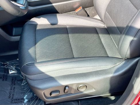 Used 2026 Chevrolet Equinox LT w/ Convenience Package II FWD image 13