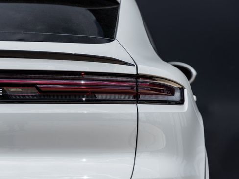 Certified 2026 Porsche Cayenne Coupe image 15