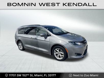 Used 2017 Chrysler Pacifica Touring-L w/ Tire & Wheel Group
