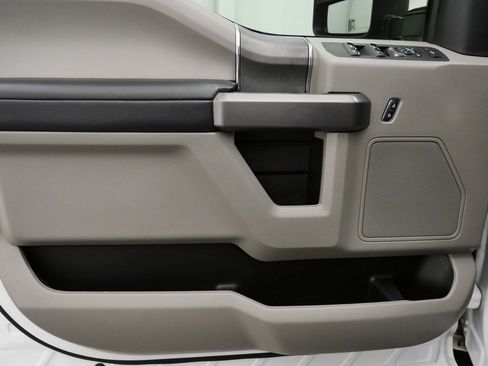 Used 2020 Ford F350 XLT w/ XLT Premium Package image 14