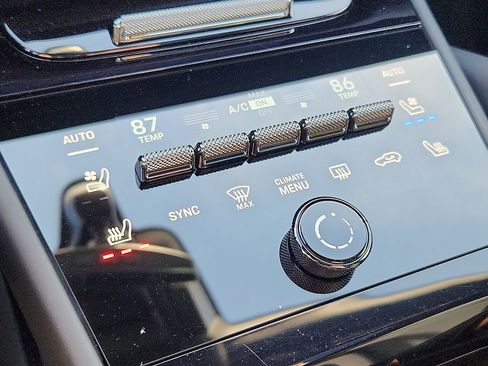 Used 2025 Porsche Cayenne S image 14