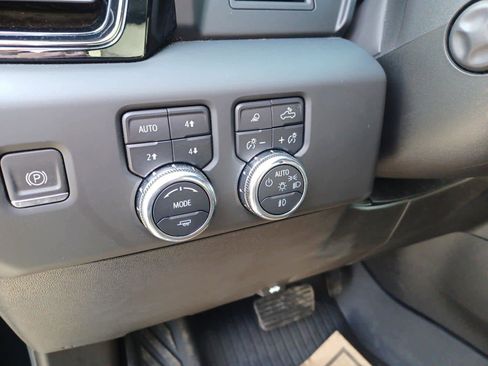 Used 2024 GMC Sierra 1500 AT4 w/ AT4 Premium Package image 13