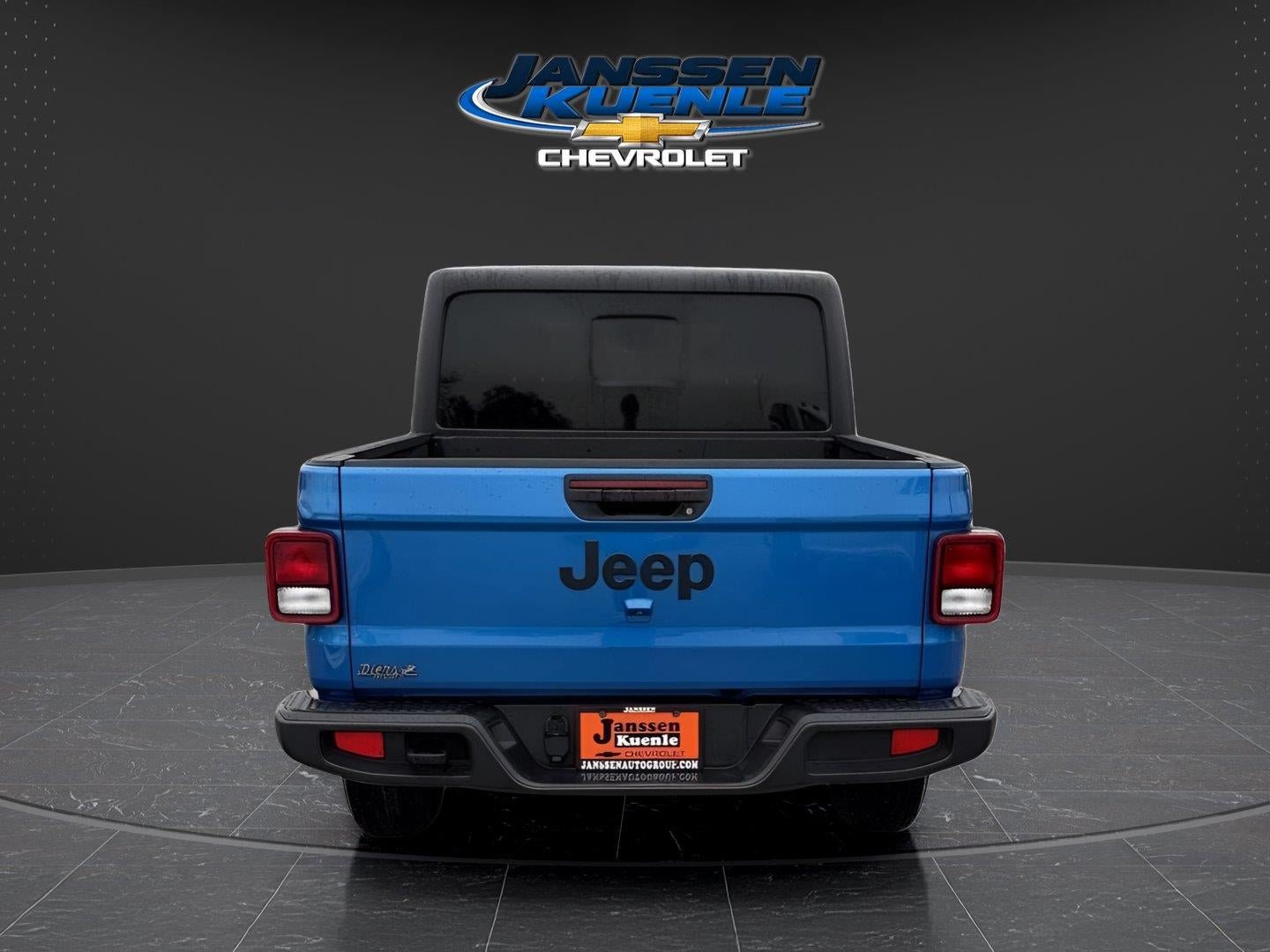 Used 2024 Jeep Gladiator Sport AWD/4WD image 3