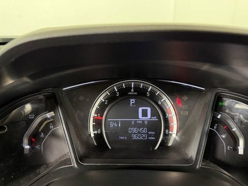 Used 2018 Honda Civic Sport image 11