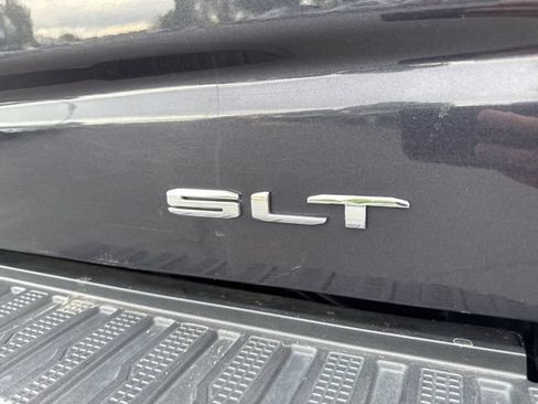 Used 2024 GMC Sierra 1500 SLT AWD/4WD image 12