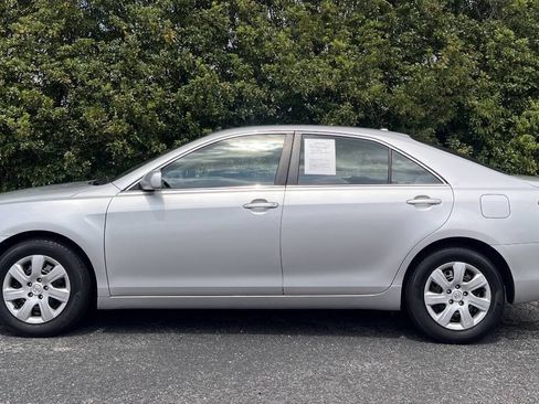 Used 2011 Toyota Camry FWD image 4