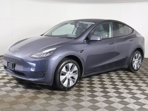 Used 2023 Tesla Model Y Long Range AWD/4WD image 11