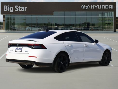 Used 2025 Honda Accord Sport image 4