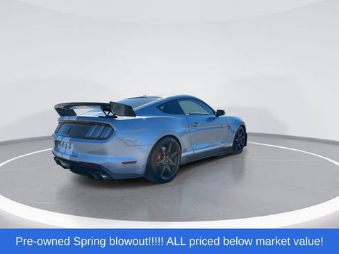 Used 2022 Ford Mustang Shelby GT500 w/ Carbon Fiber Track Pack RWD image 8