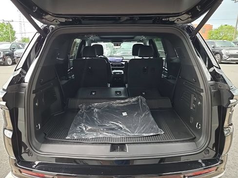 Used 2025 Buick Enclave Avenir w/ Super Cruise Package AWD/4WD image 55