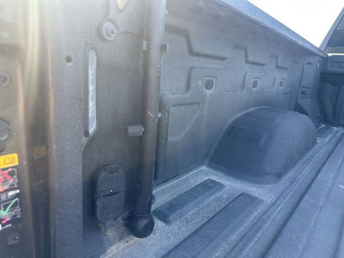 Used 2023 GMC Sierra 2500 AT4 w/ AT4 Premium Plus Package AWD/4WD image 9