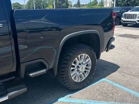Used 2021 Chevrolet Silverado 2500 High Country AWD/4WD image 9