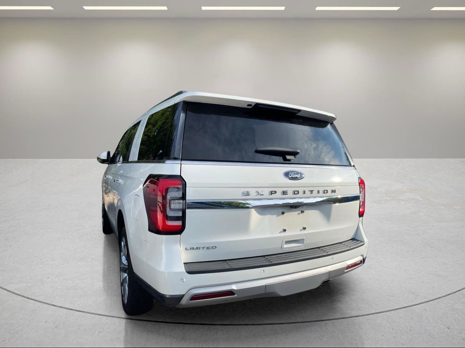 Used 2024 Ford Expedition Limited RWD image 18
