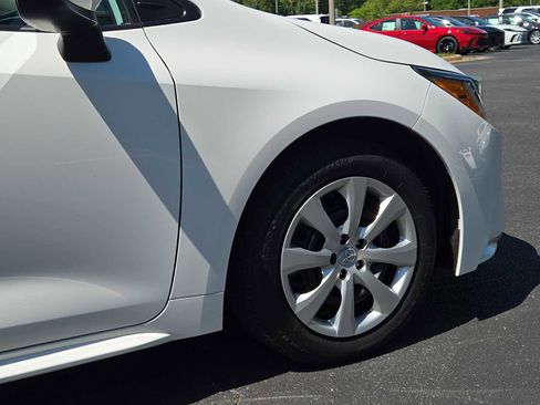 Used 2024 Toyota Corolla LE FWD image 11