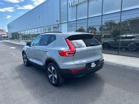 Used 2025 Volvo XC40 B5 Plus AWD/4WD image 3