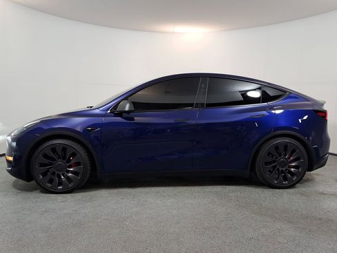Used 2024 Tesla Model Y Performance image 4